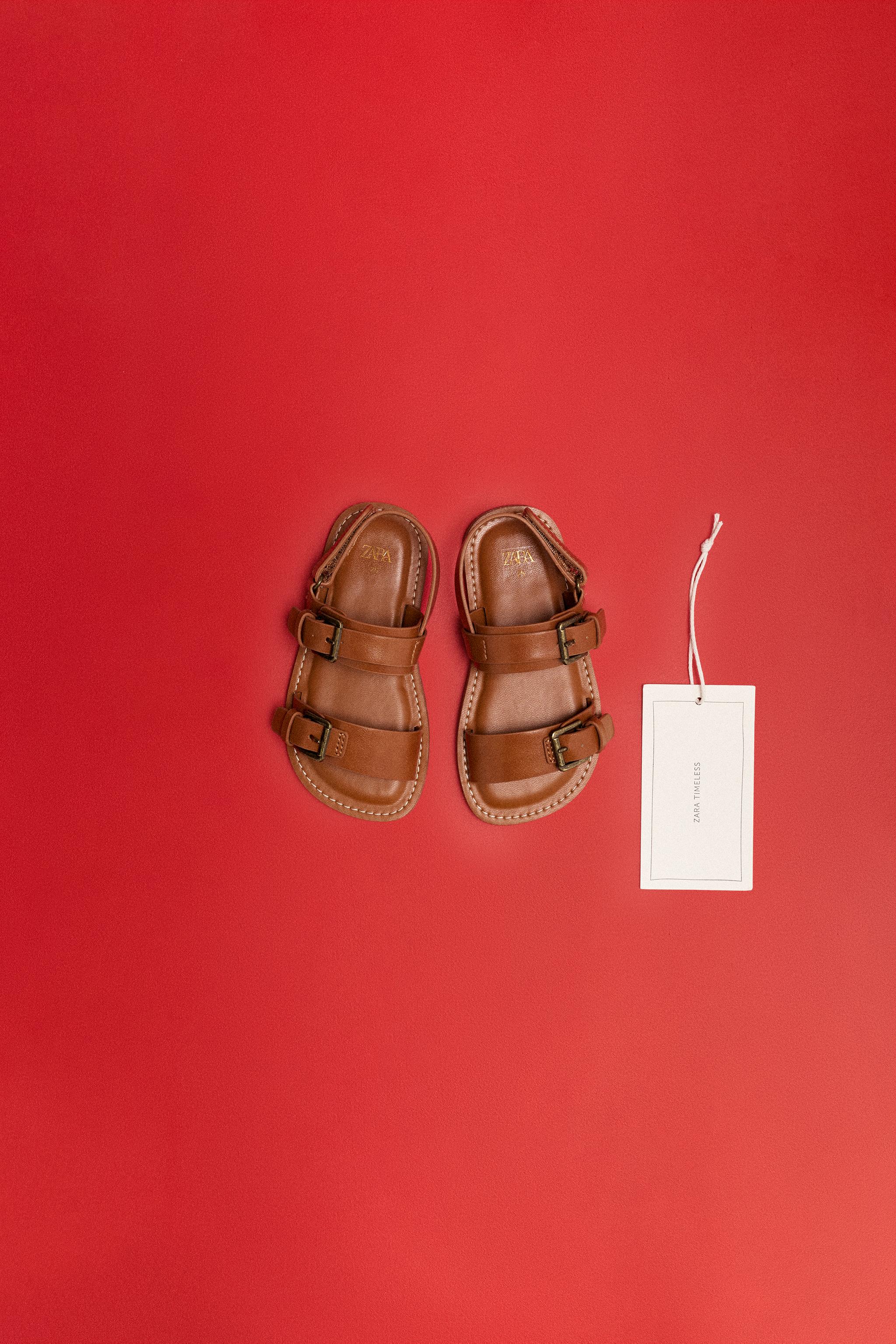 SANDALES À BOUCLES